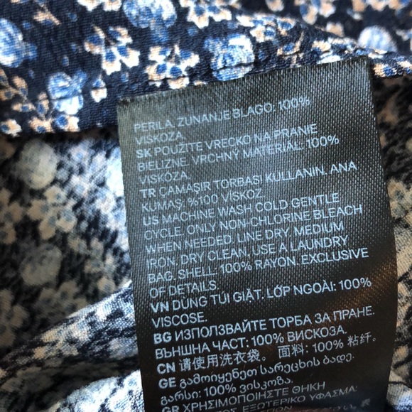 H&M cute ditzy flower top - Picture 5 of 7